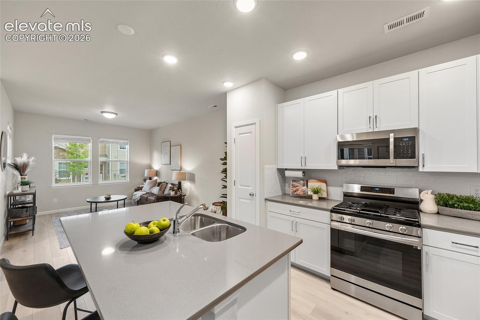 Listing photo 3 for 16362 Rustlers Range Point