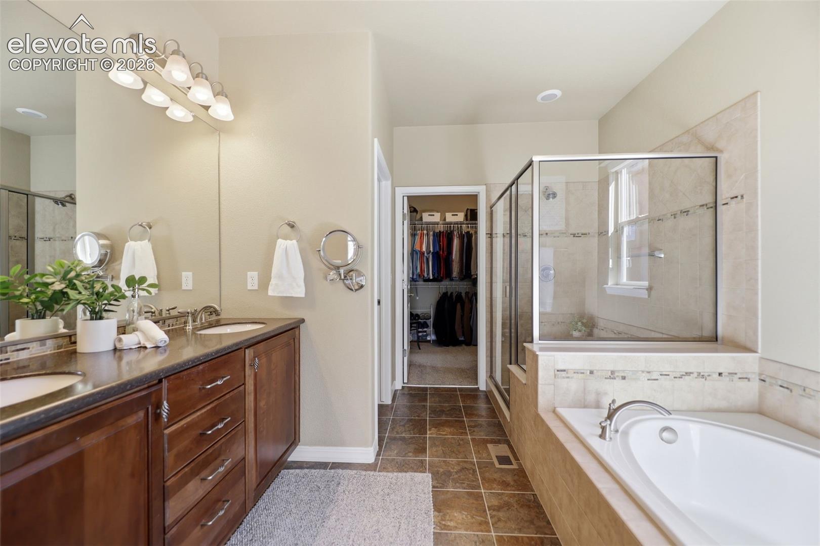Listing photo 20 for 2415 Veneto Way