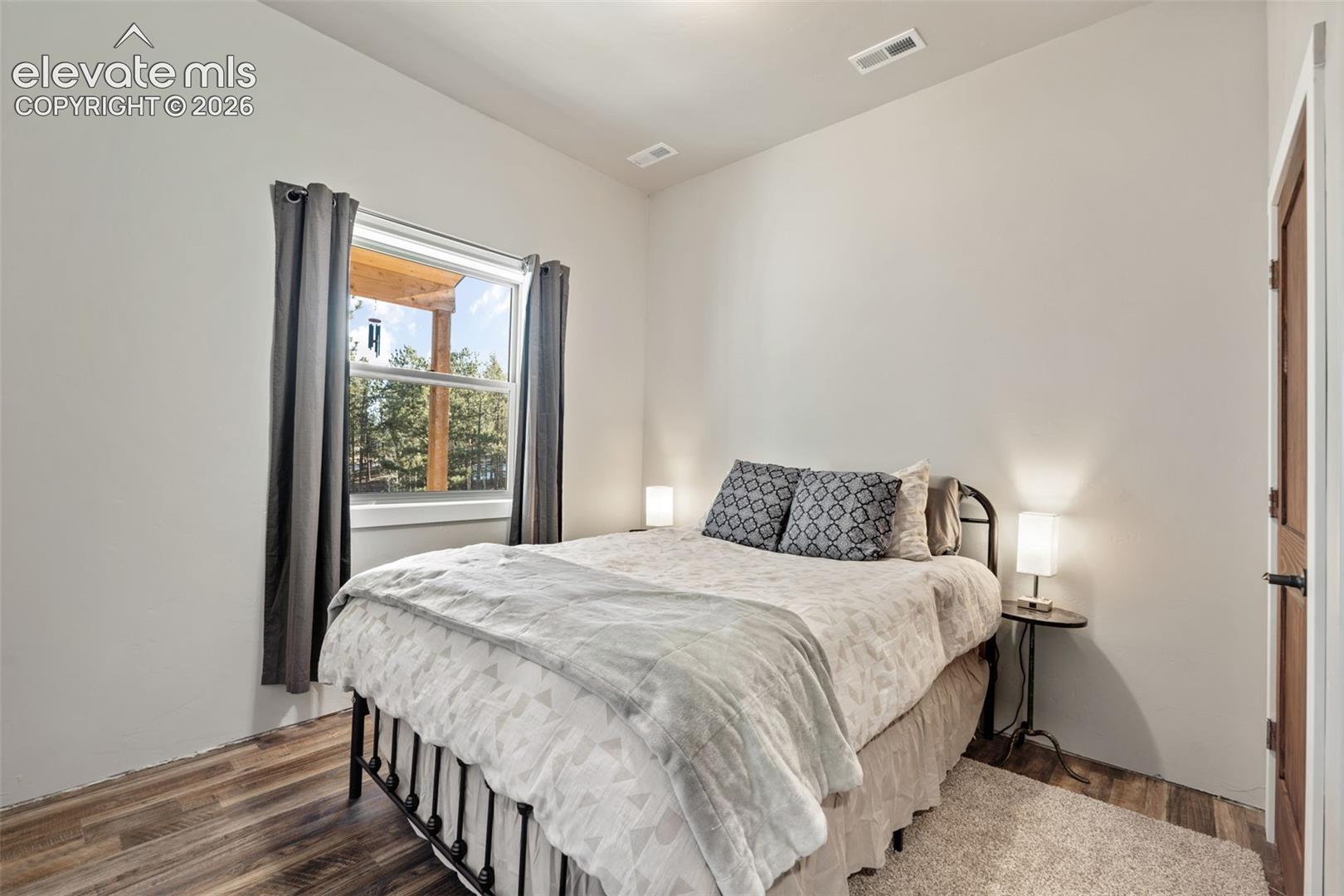 Listing photo 26 for 2270 Pikes Peak Drive