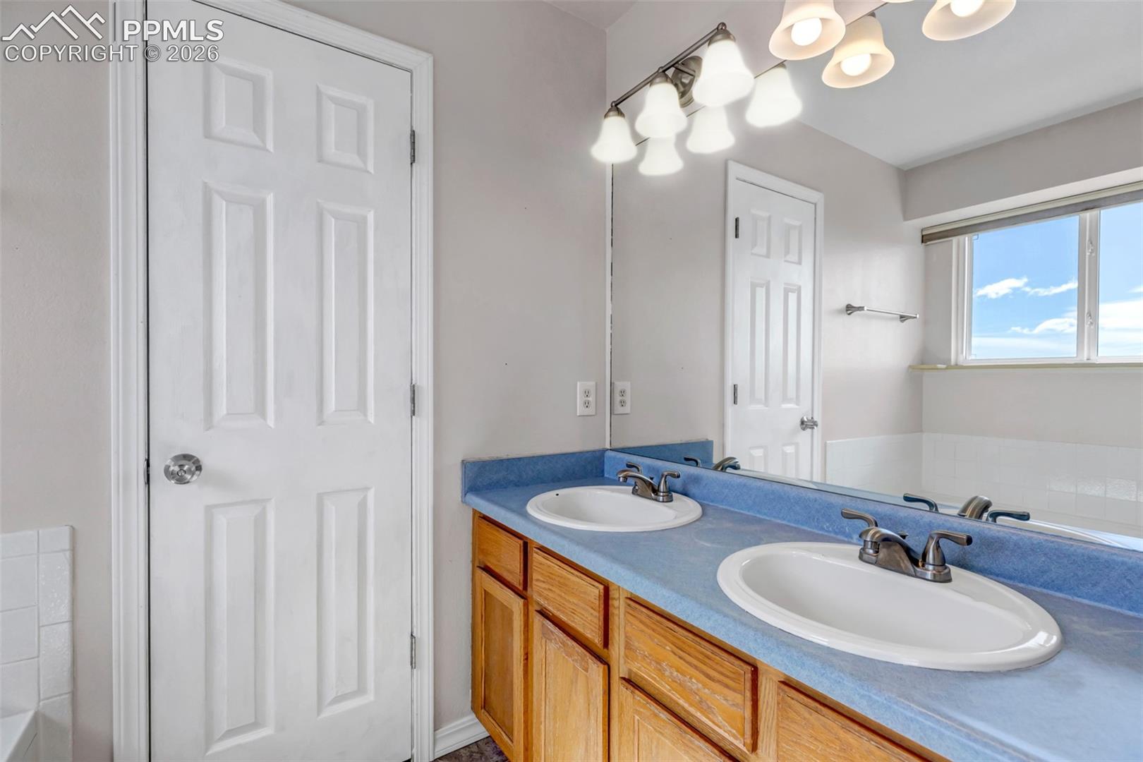 Listing photo 22 for 2375 Lisa Drive