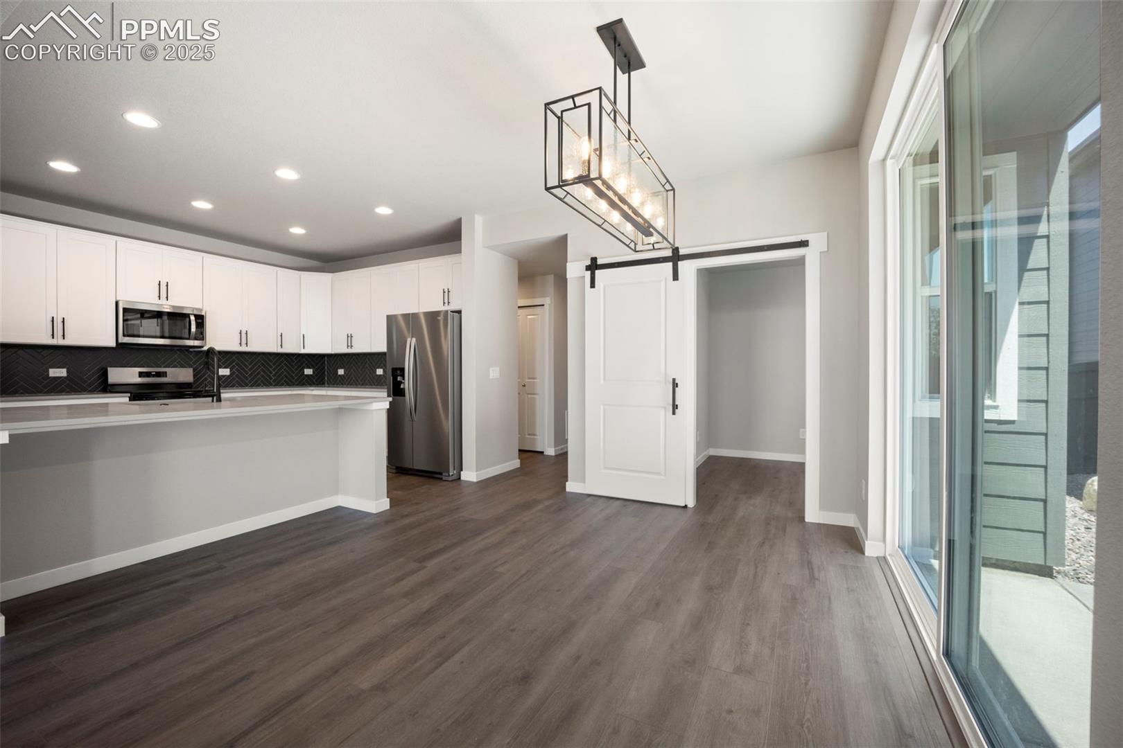 9258 Kurie Mine Lane, photo 7