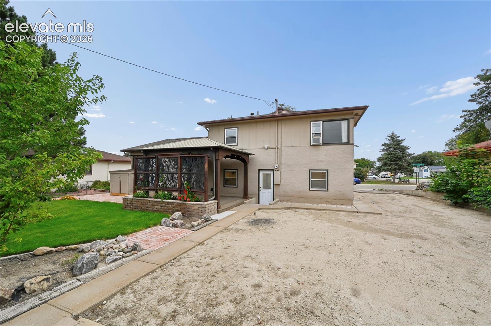 Listing photo 49 for 801 Westacres Avenue