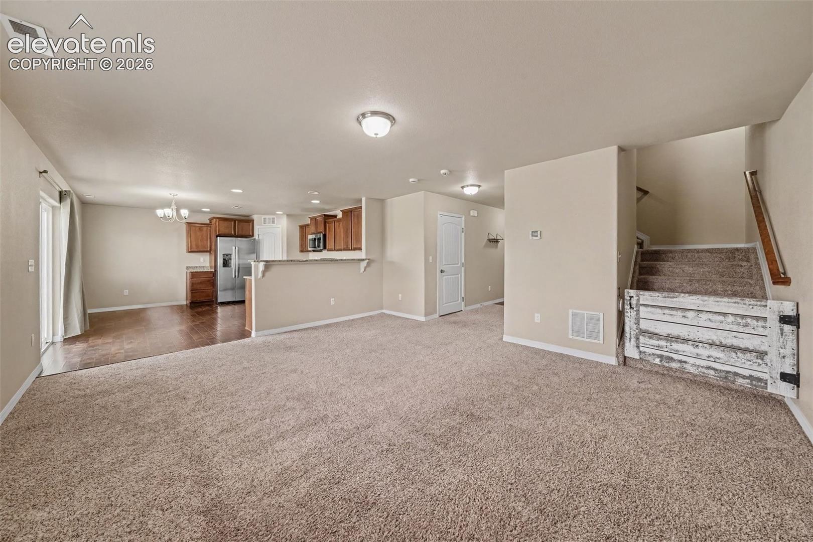 Listing photo 5 for 7444 Primavera Lane