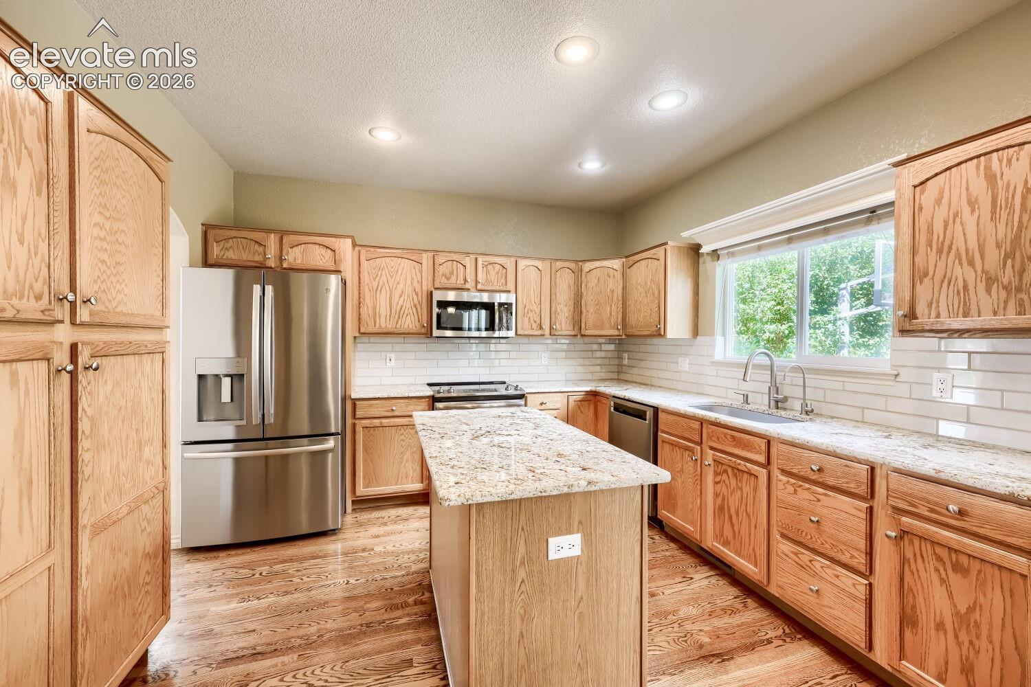 Listing photo 13 for 1586 Lily Lake Drive