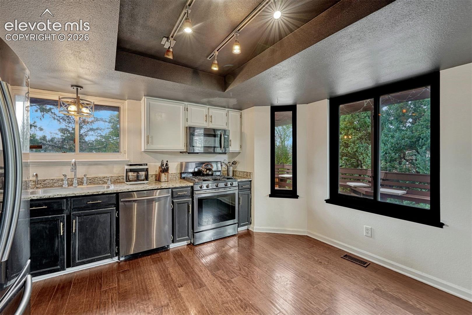 Listing photo 8 for 7510 Hickorywood Drive