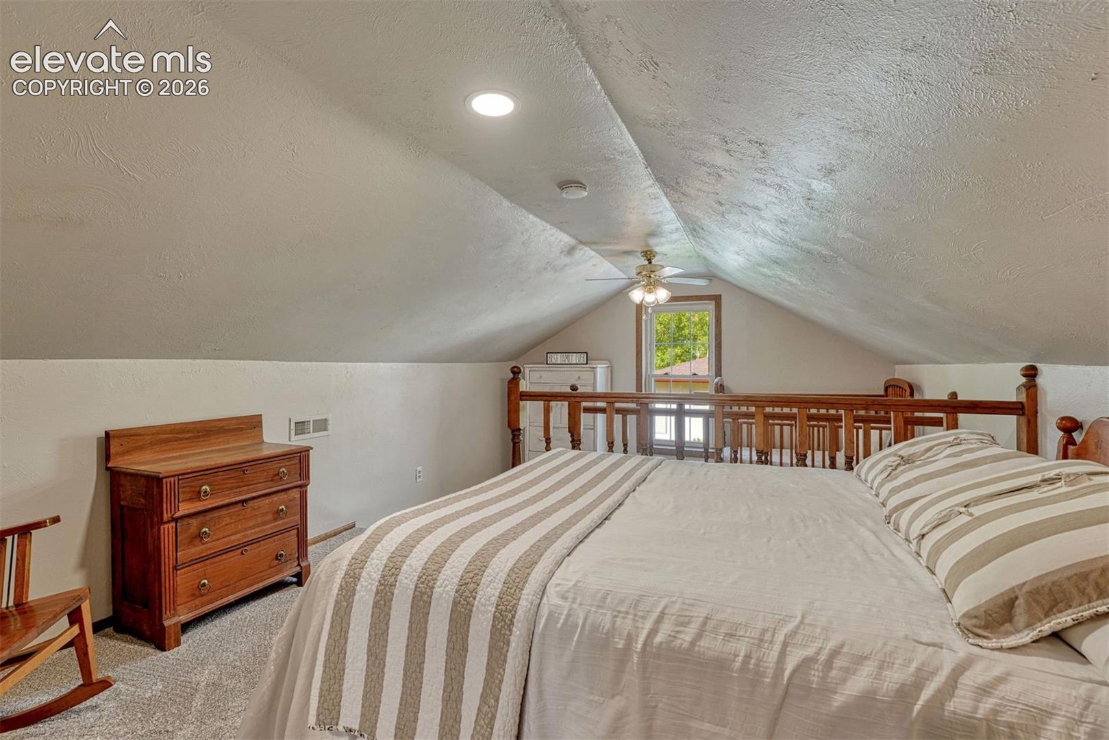 Listing photo 33 for 1900 E San Rafael Street