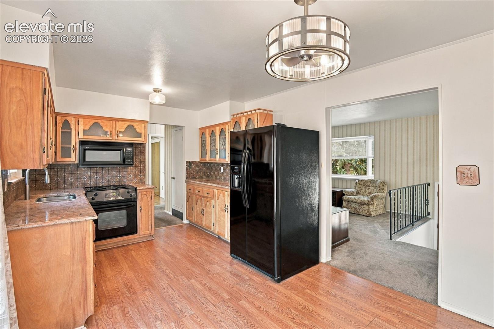 Listing photo 16 for 319 Fairfax Street