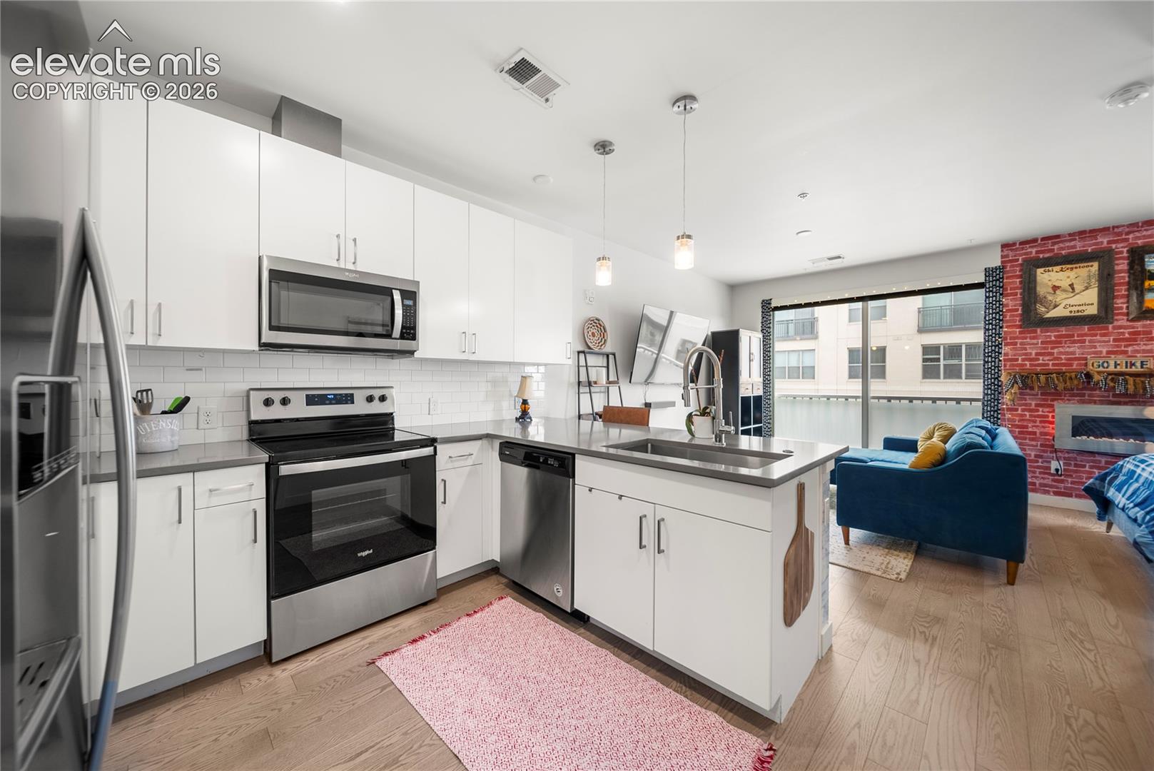 Listing photo 3 for 1898 S Bannock Street 202