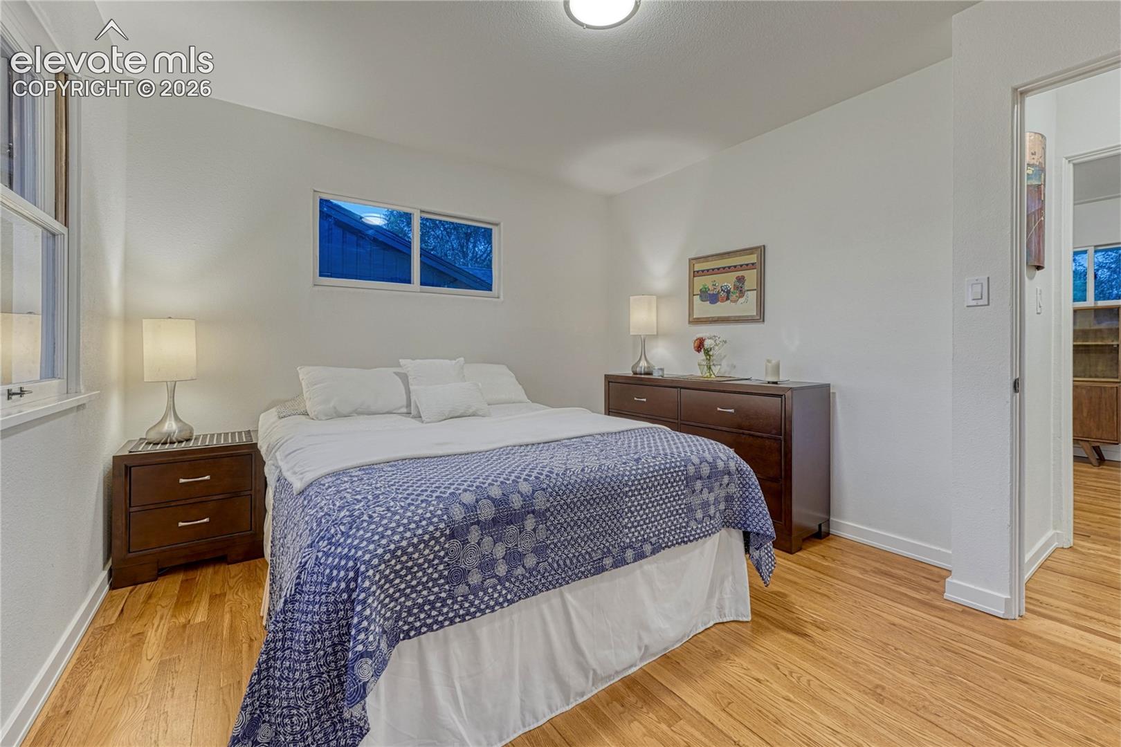 Listing photo 13 for 1221 E Madison Street