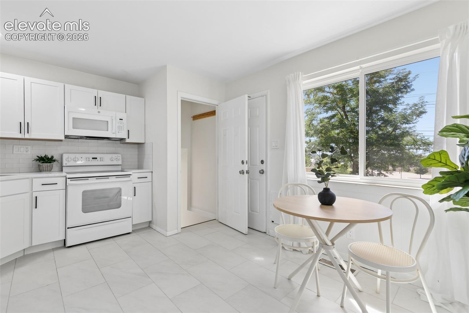 Listing photo 9 for 1501 Newcastle Street