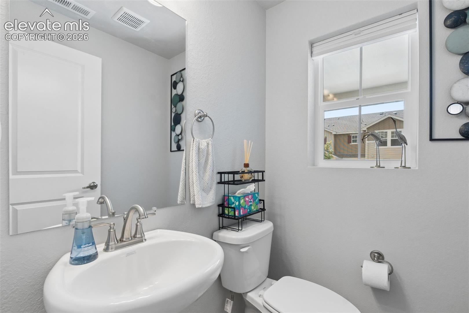 Listing photo 13 for 16376 Rustlers Range Point