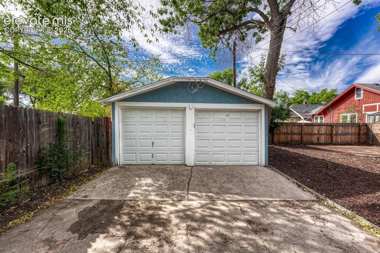 Listing photo 45 for 209 E Washington Street
