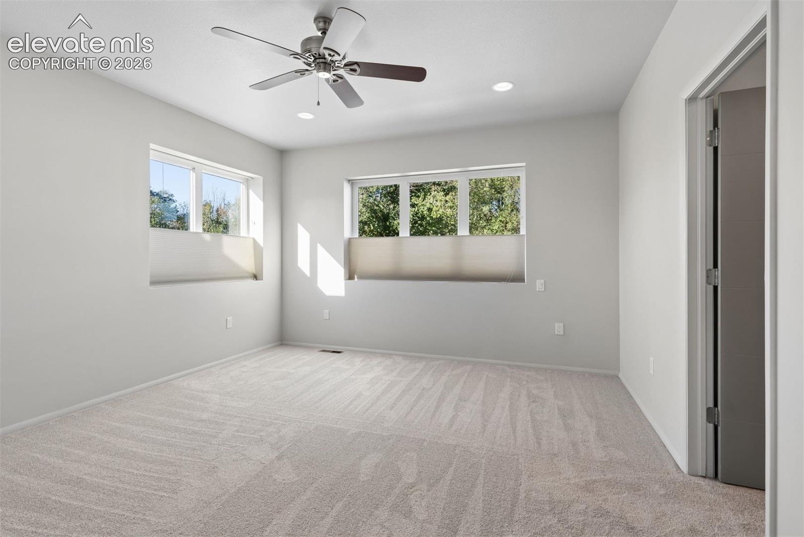 Listing photo 31 for 815 W Jefferson Street