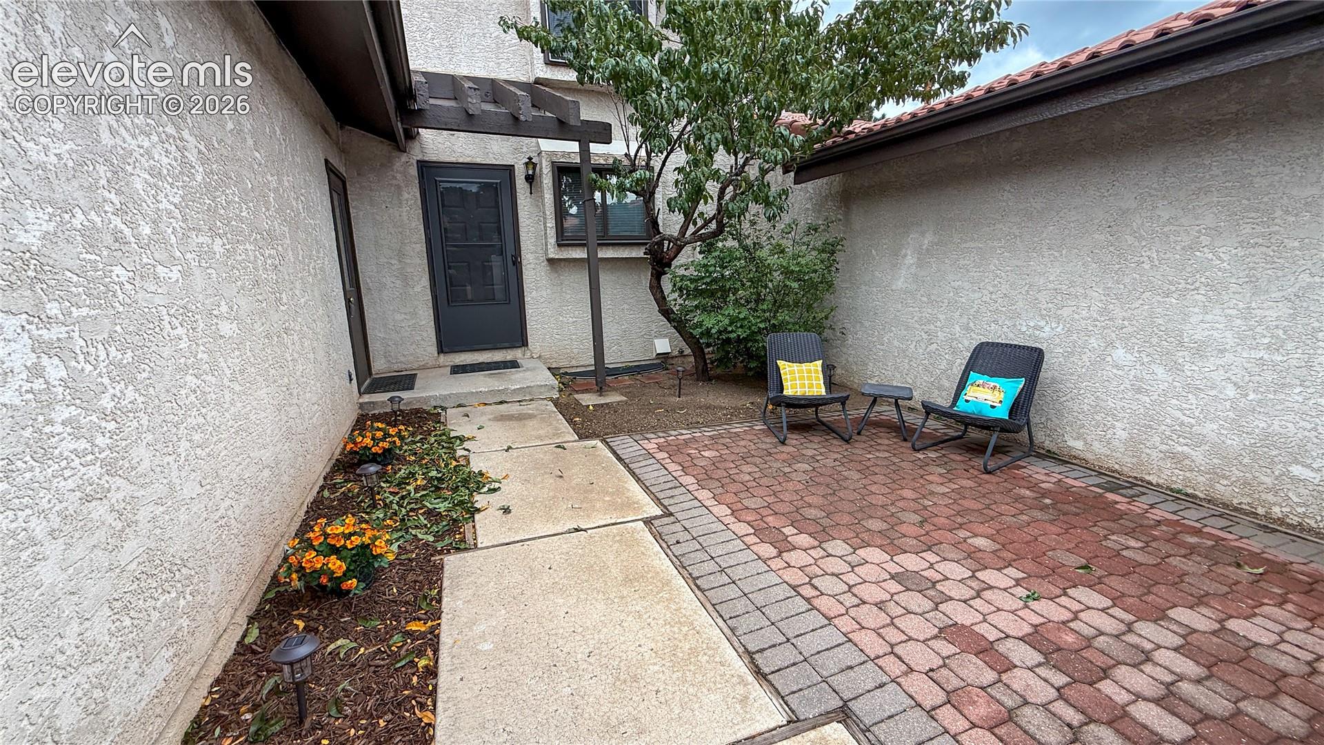 7578 Madrid Court, photo 2