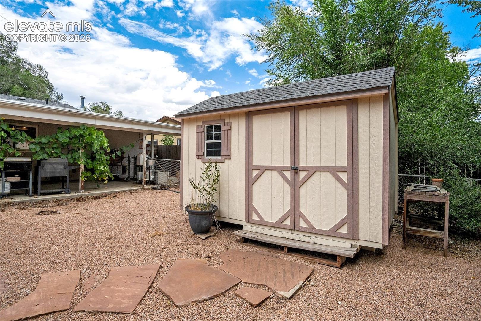 Listing photo 35 for 705 Grand Boulevard