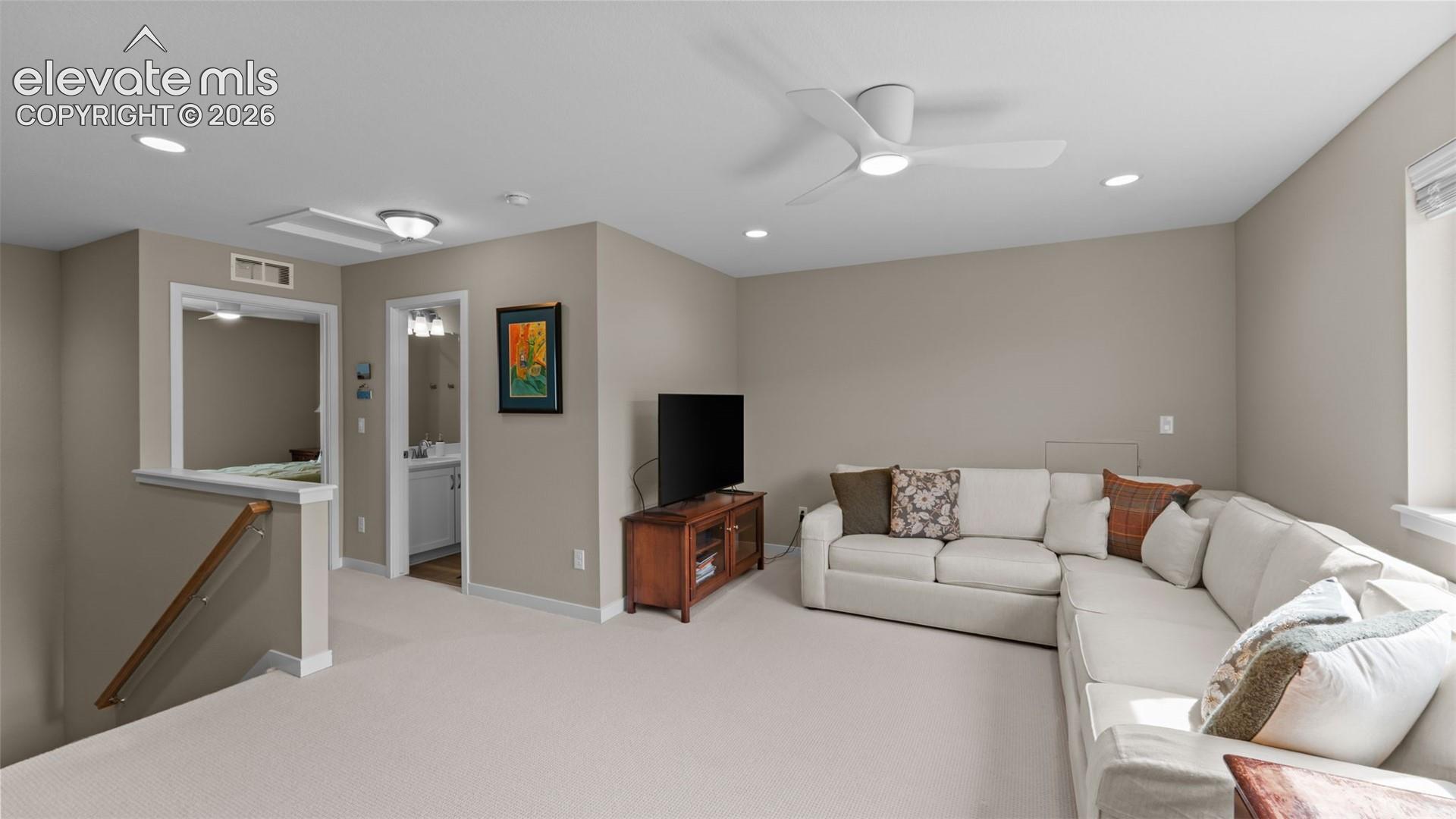 Listing photo 19 for 6055 Bennach Grove