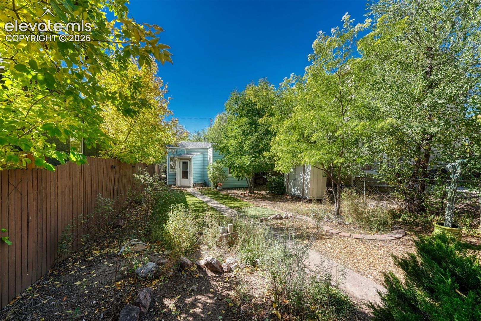 Listing photo 24 for 1725 W Cucharras Street