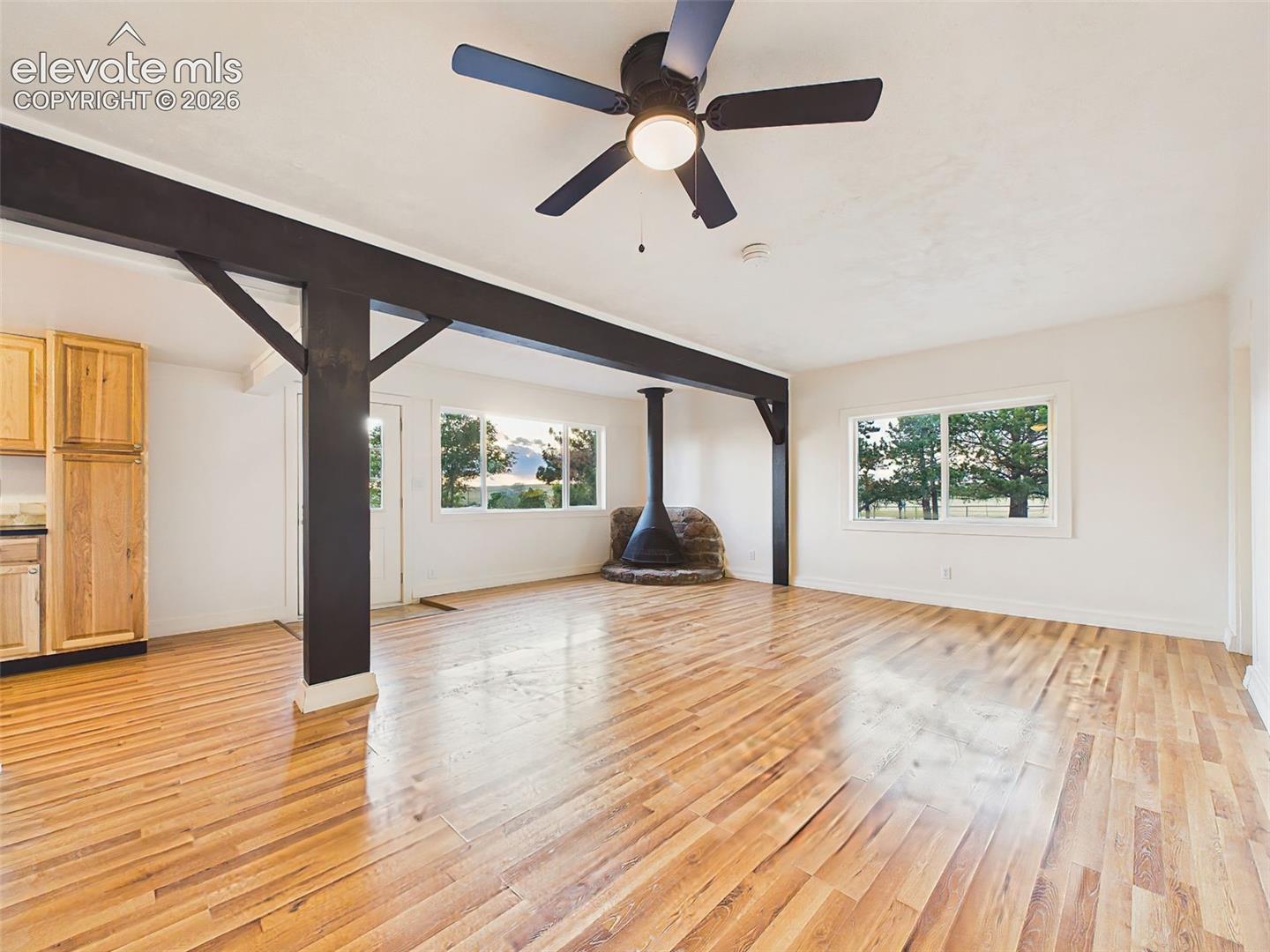 Listing photo 8 for 23015 Murphy Road