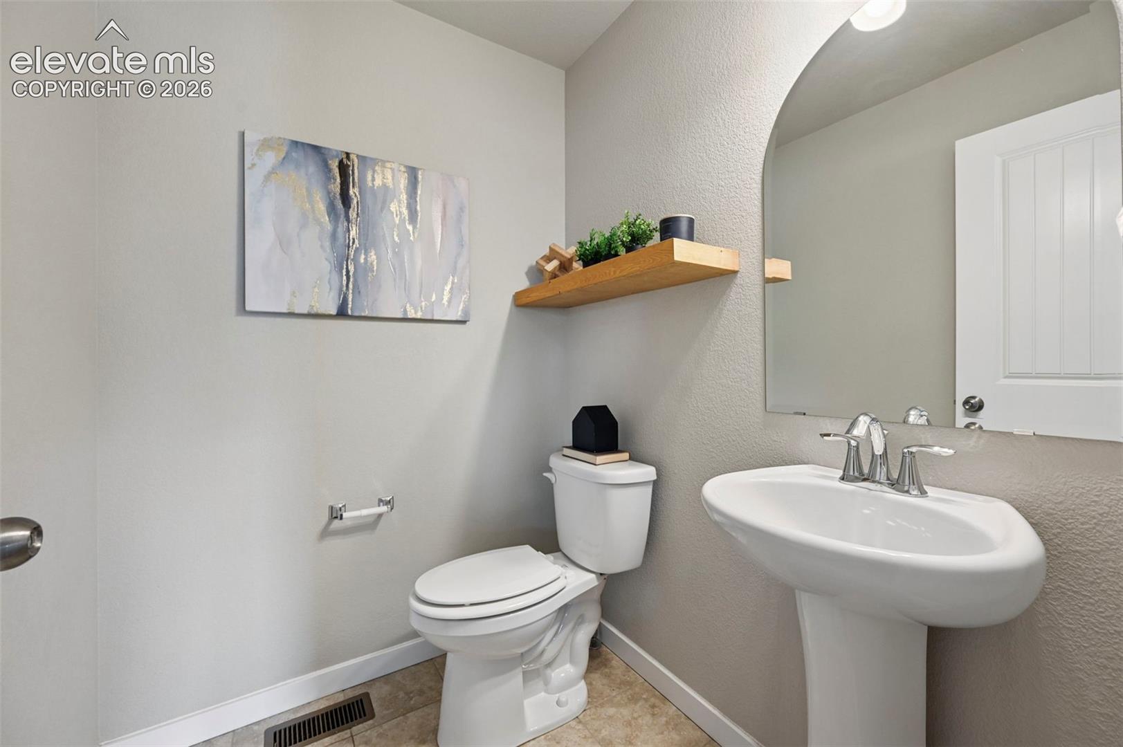 Listing photo 14 for 10112 Jaggar Way