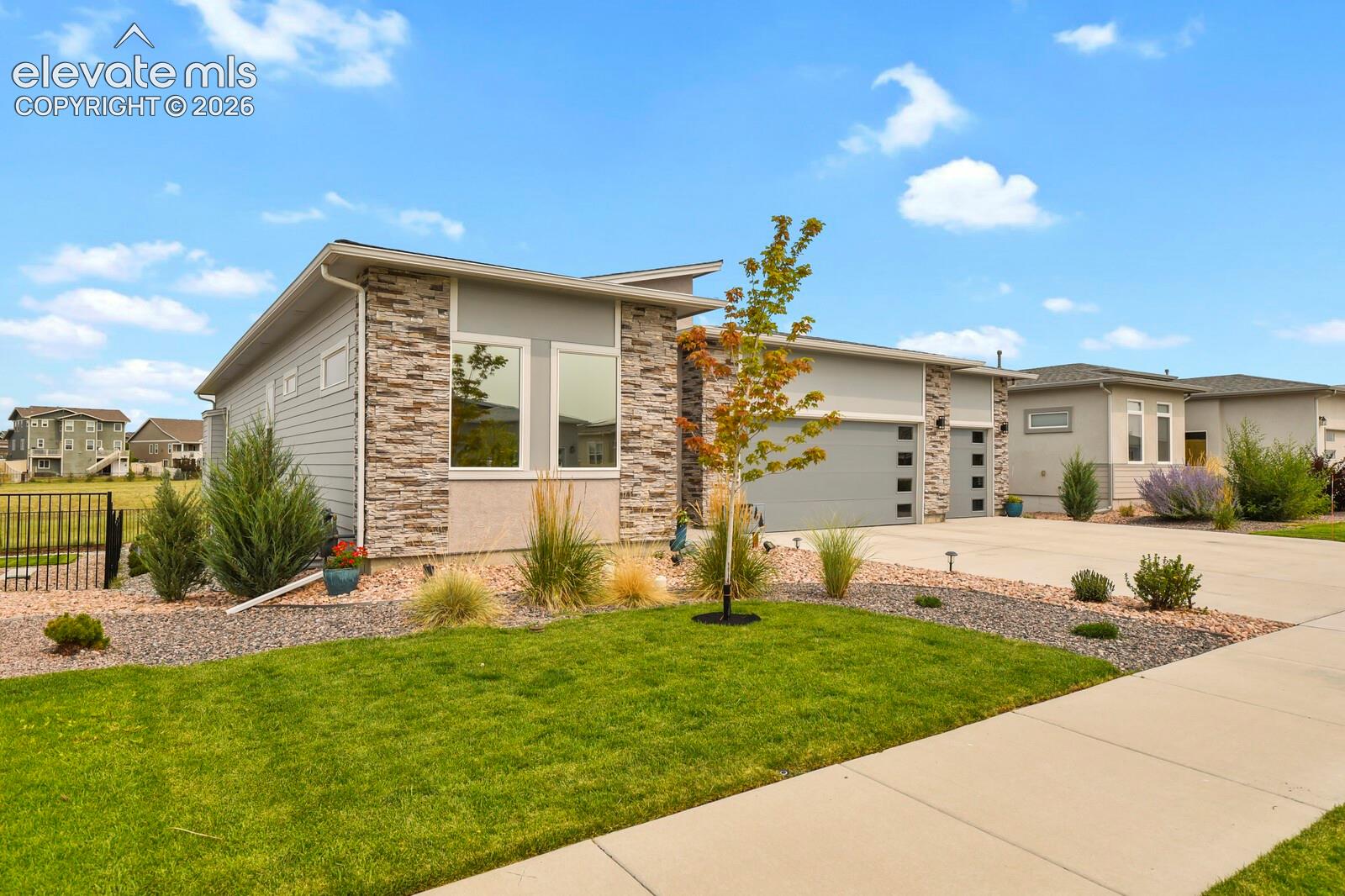 Listing photo 2 for 12732 Enclave Scenic Drive