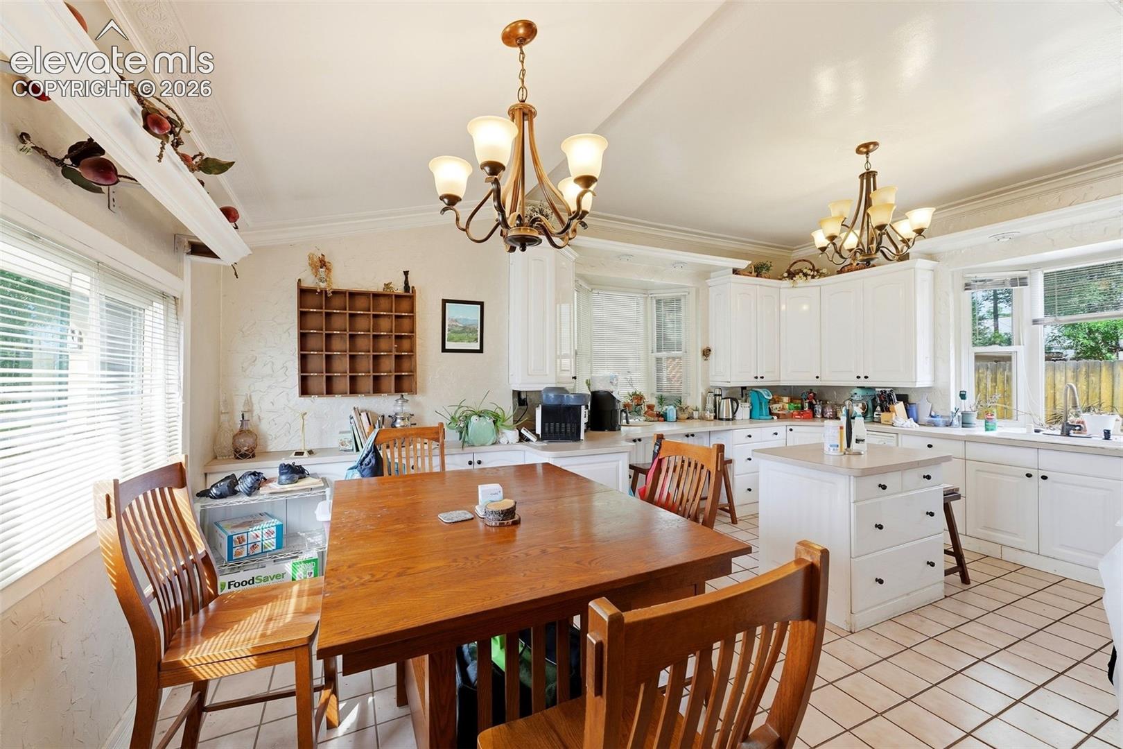 Listing photo 14 for 842 E Platte Avenue