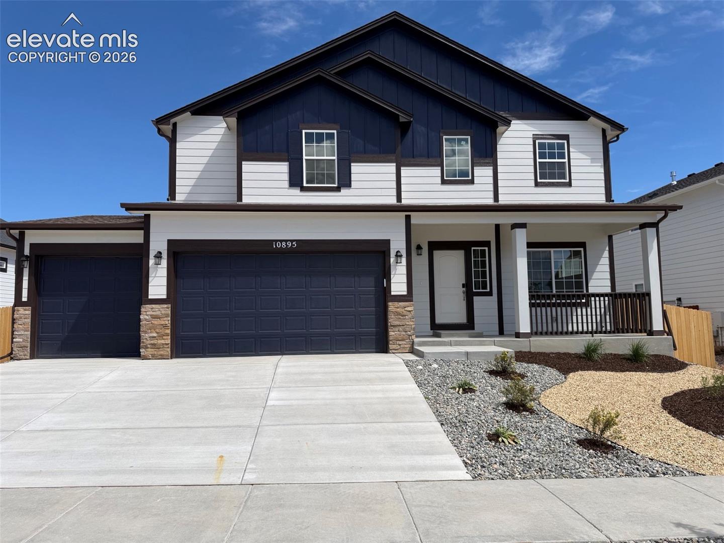 Listing photo 2 for 10895 Evening Creek Drive