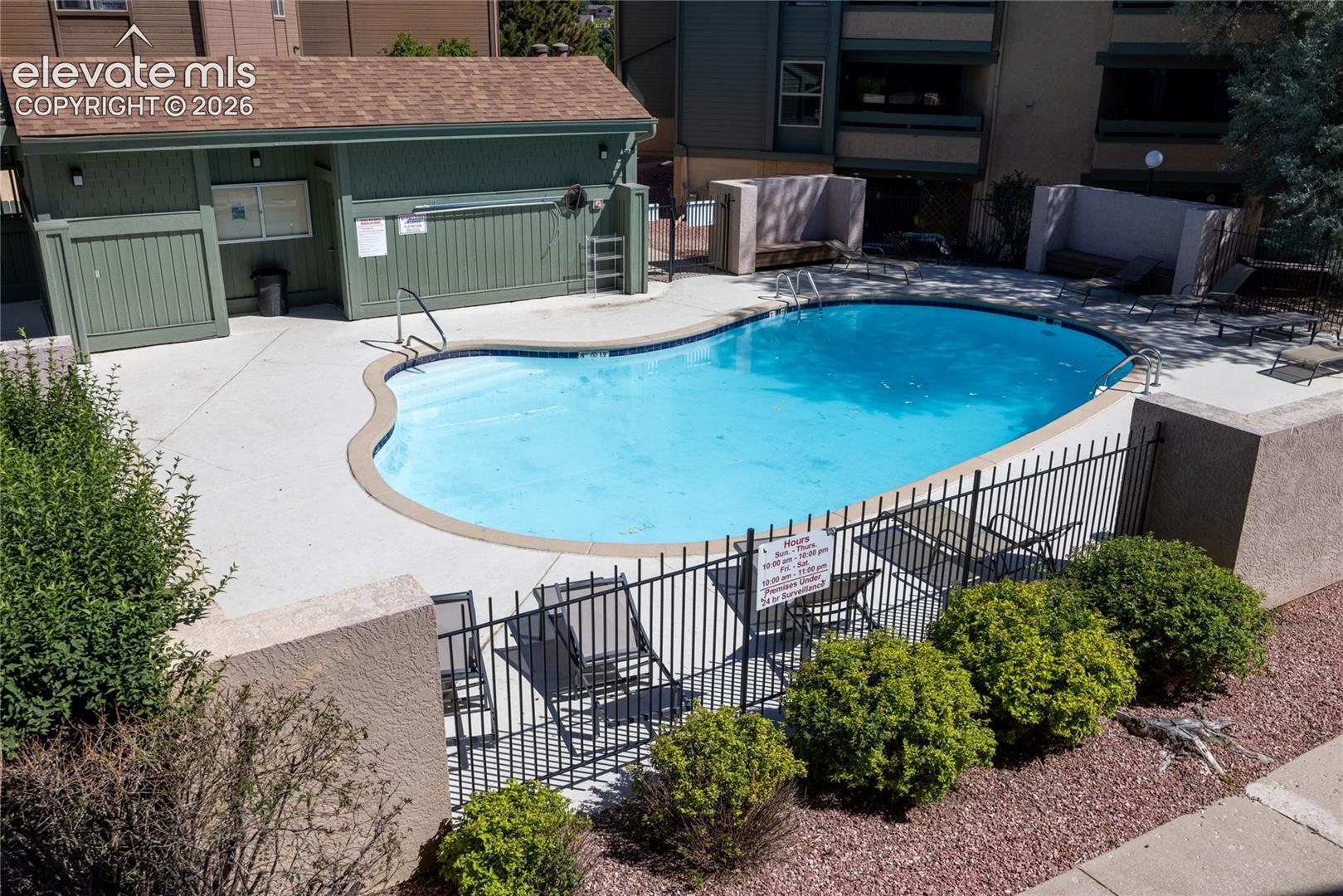 140 Rockrimmon Boulevard, photo 20