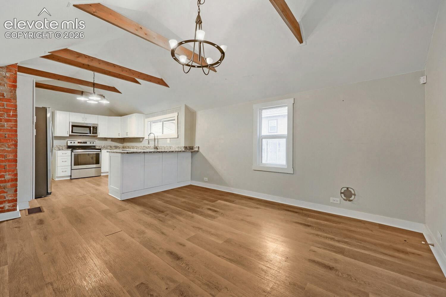 Listing photo 5 for 1112 2nd Street