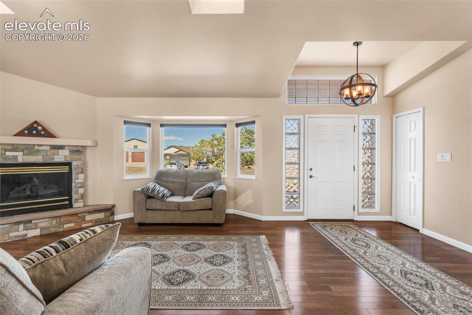 Listing photo 7 for 1172 W Bella Casa Drive