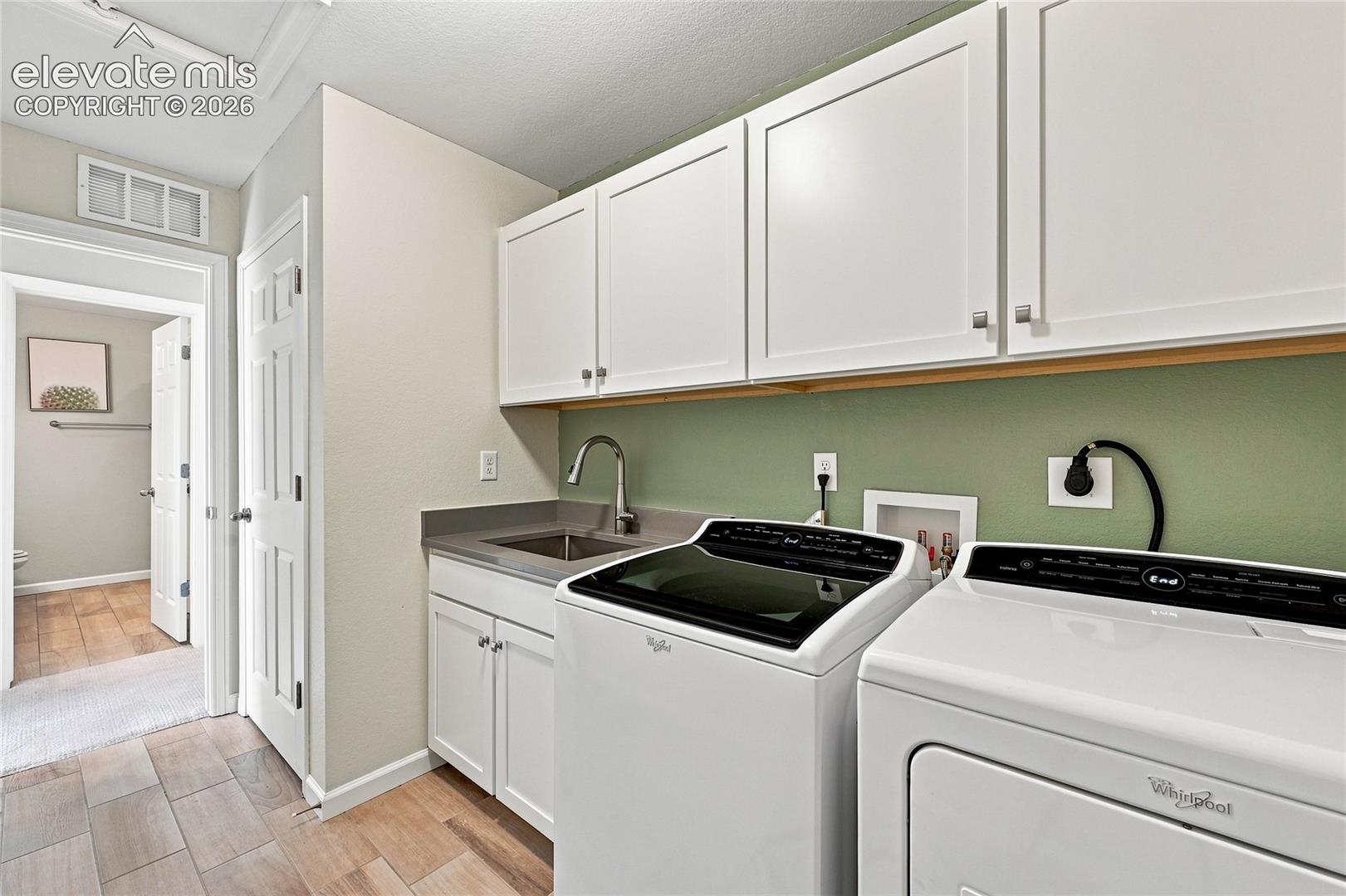 Listing photo 29 for 27645 E Geddes Place
