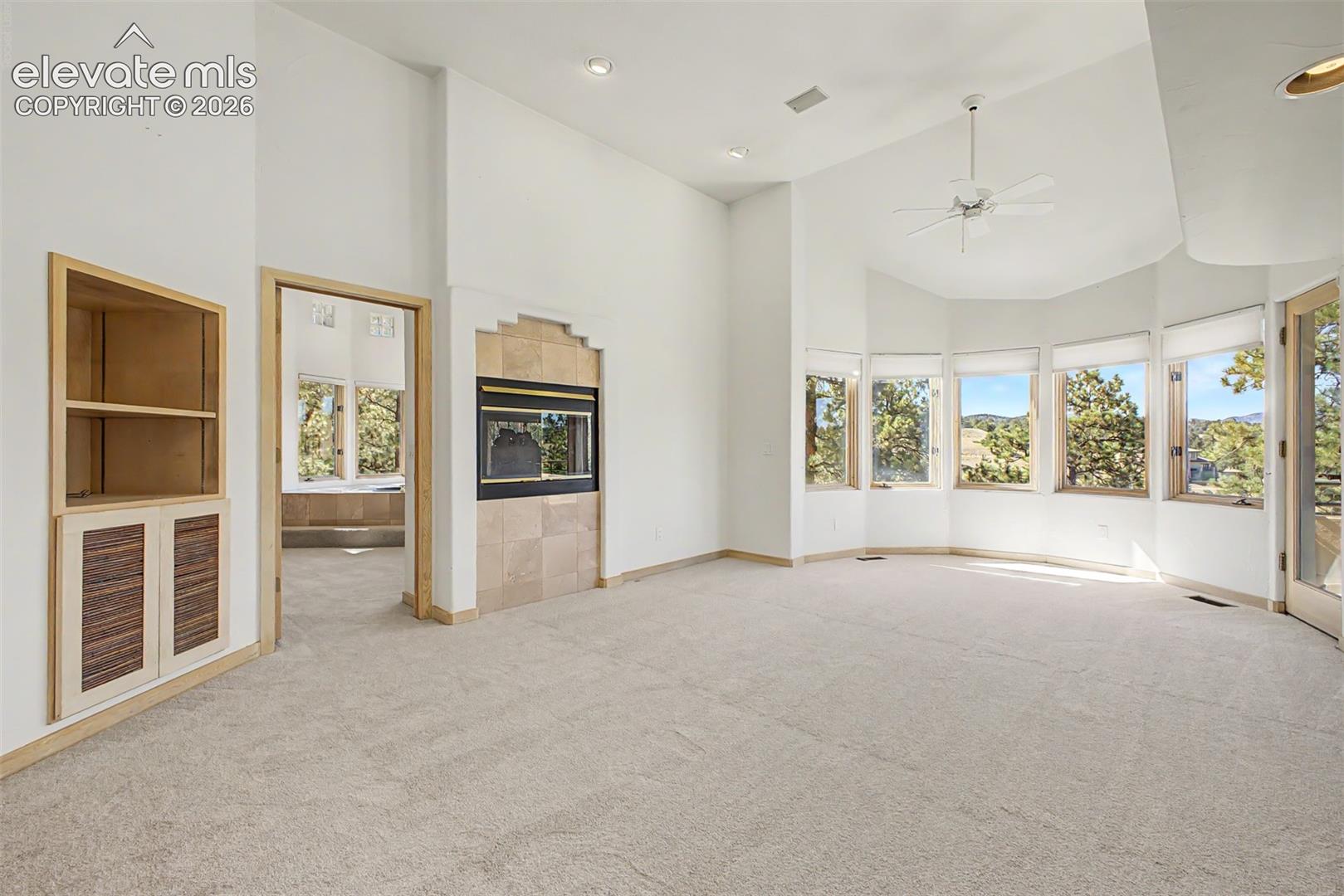 Listing photo 25 for 935 Castle Ridge Road