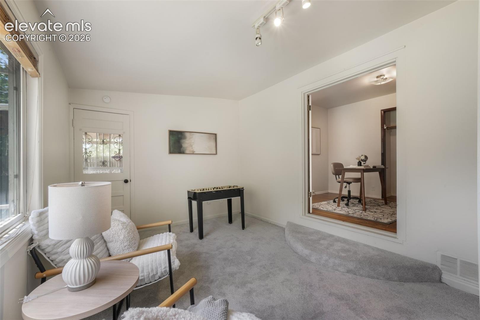 Listing photo 28 for 920 S Canosa Court