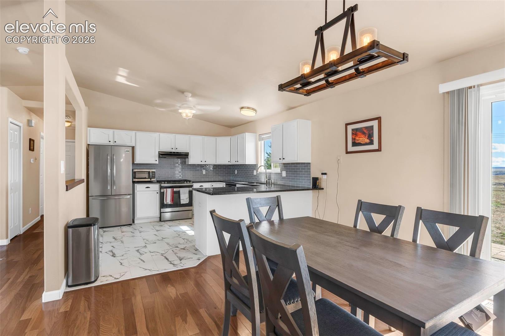 Listing photo 9 for 1172 W Bella Casa Drive