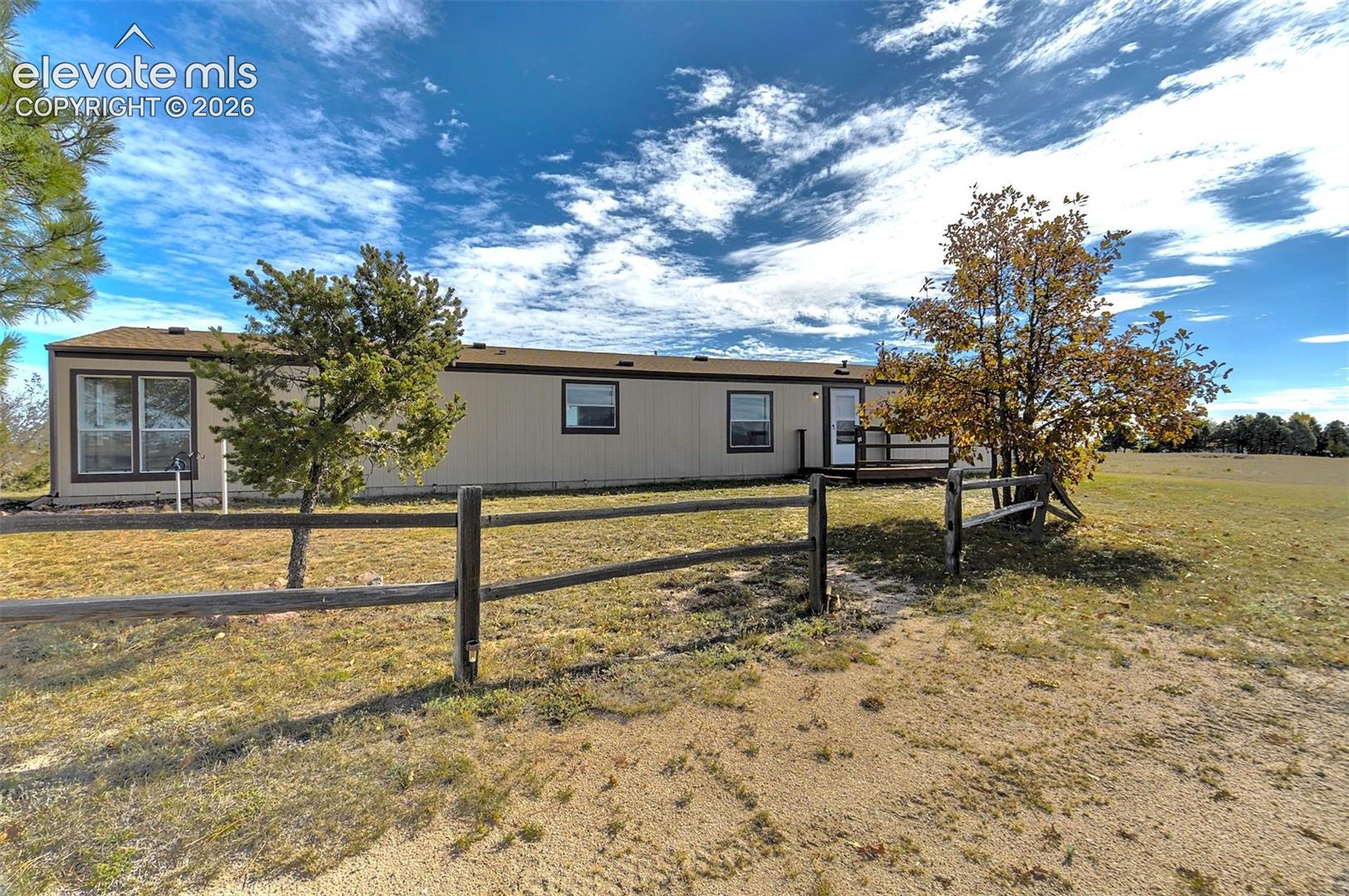 Listing photo 38 for 6375 Field View