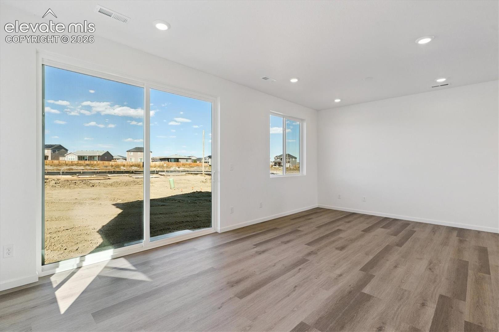 Listing photo 18 for 2513 Milano Way