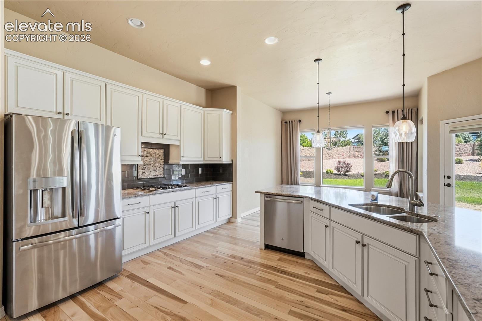 Listing photo 9 for 1908 Turnbull Drive
