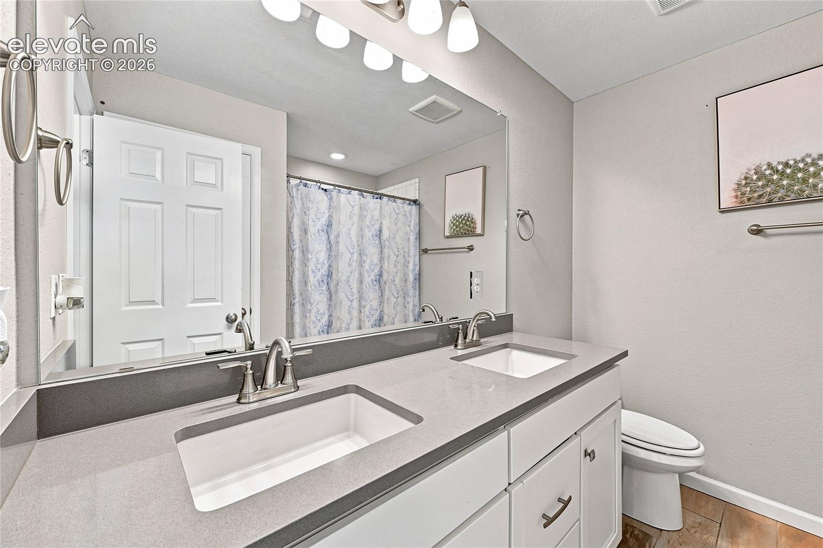 Listing photo 36 for 27645 E Geddes Place