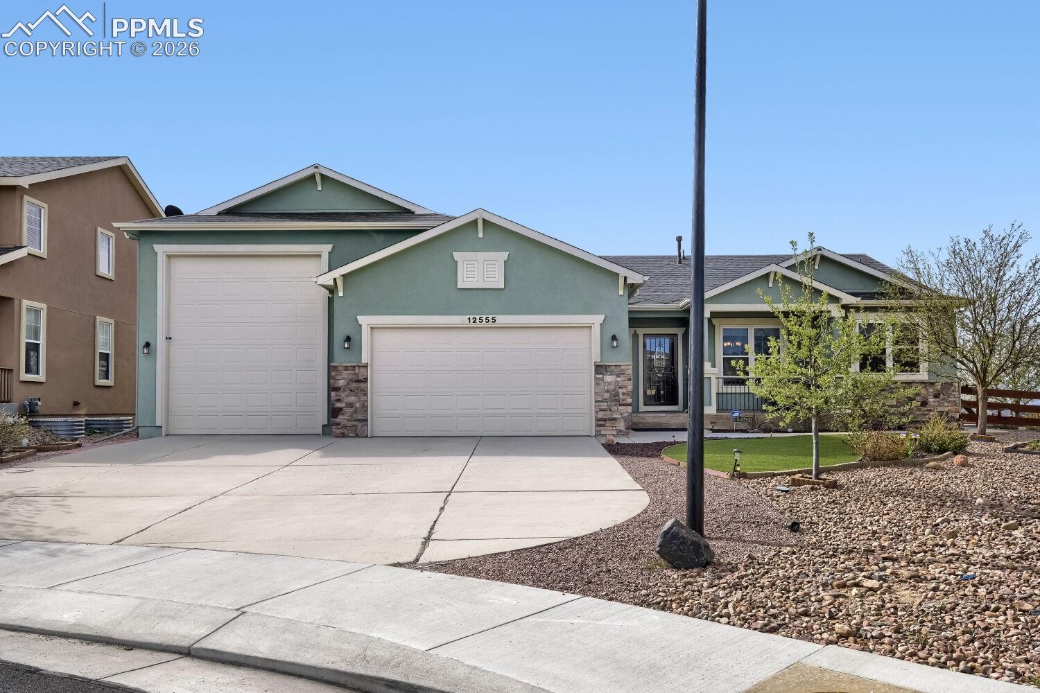 12555 Handles Peak Way