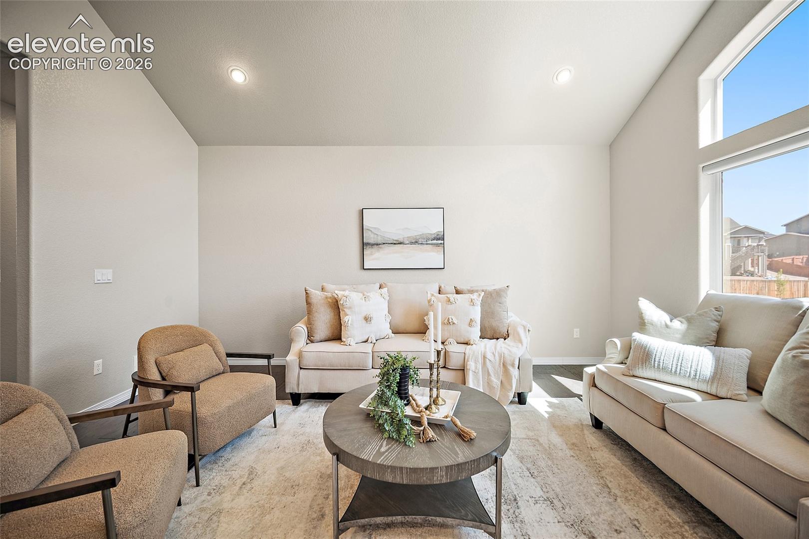 Listing photo 2 for 10803 Checo Way