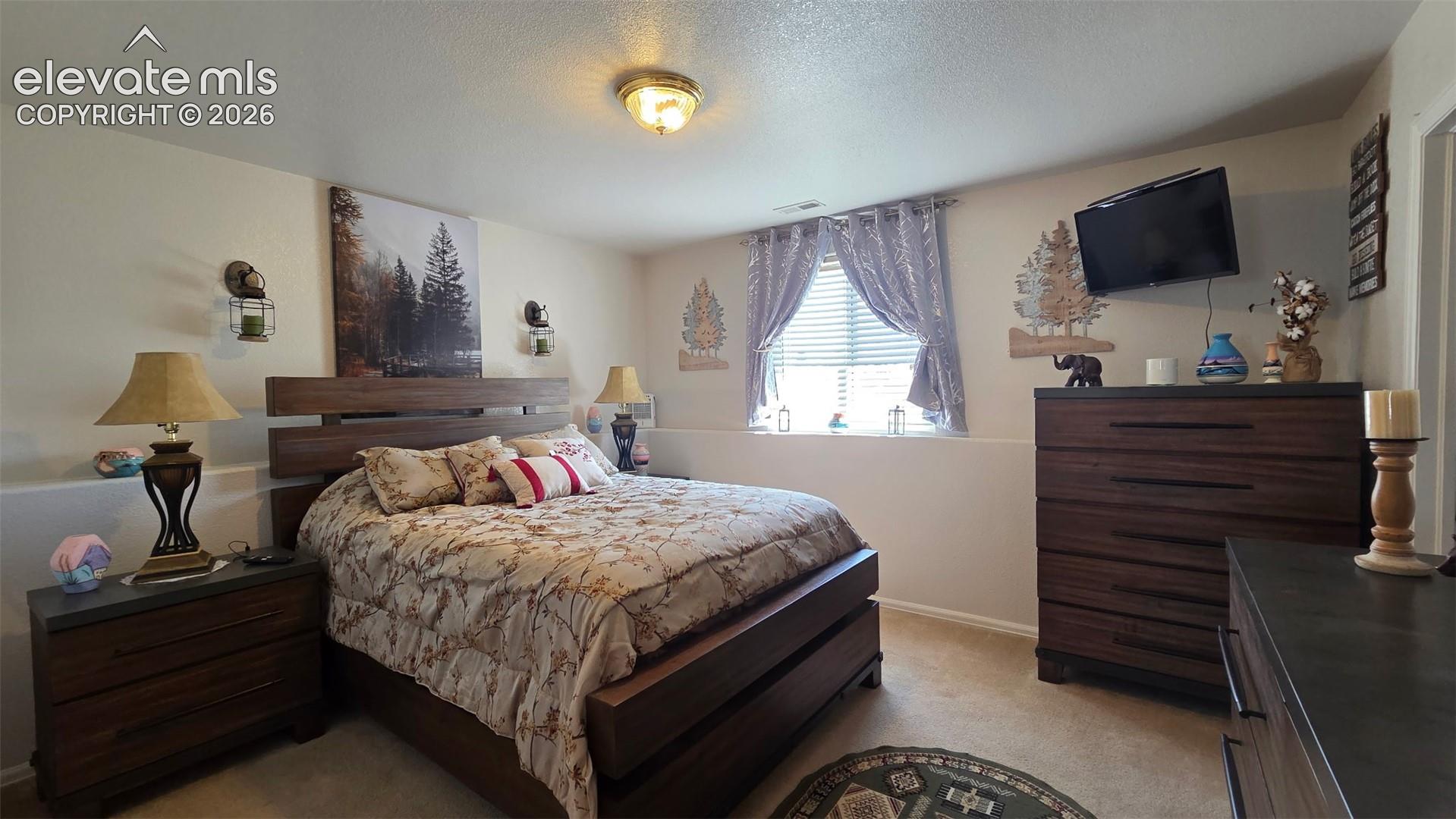 Listing photo 22 for 480 S Tejon Avenue