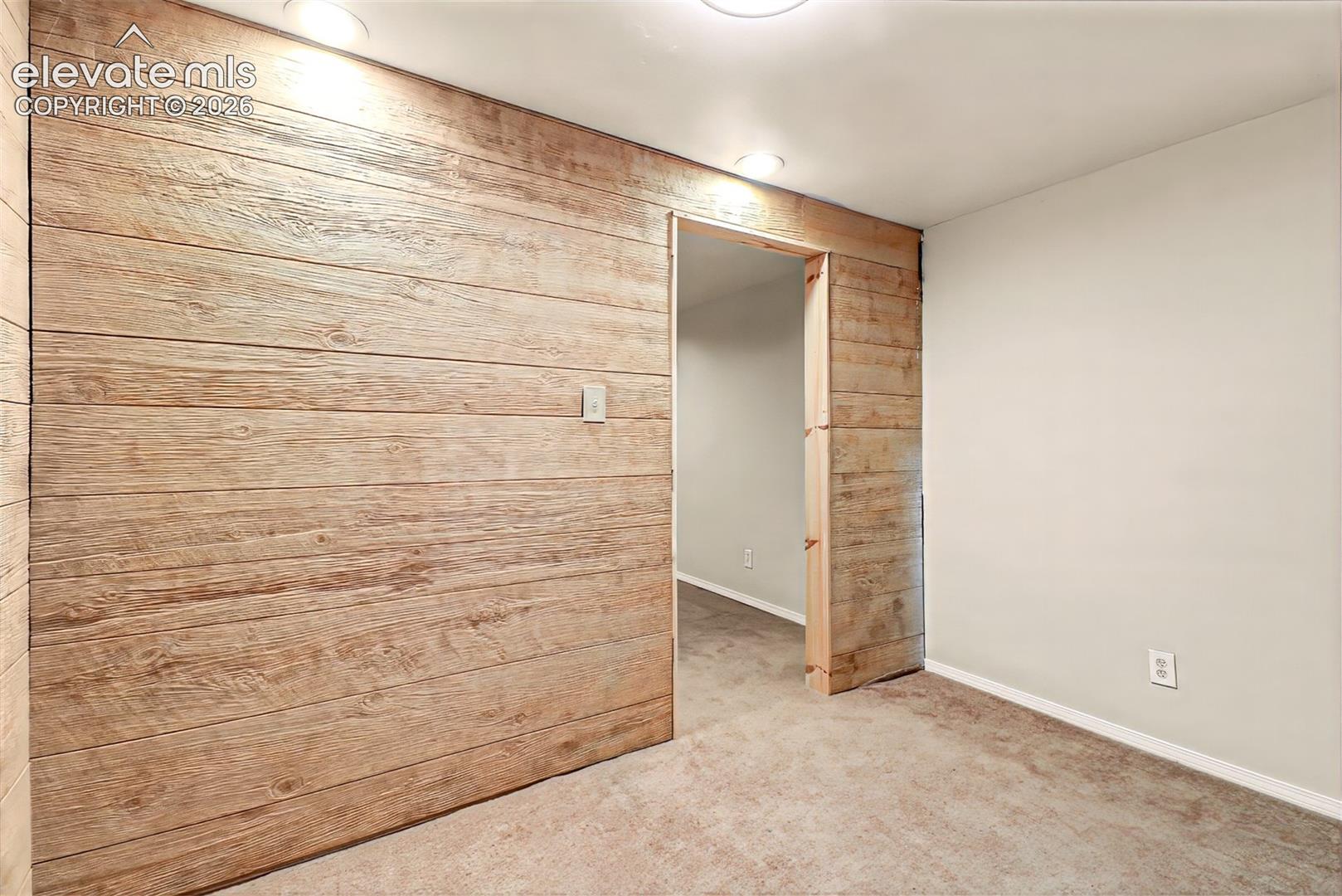 Listing photo 27 for 9650 Dutch Elm Drive