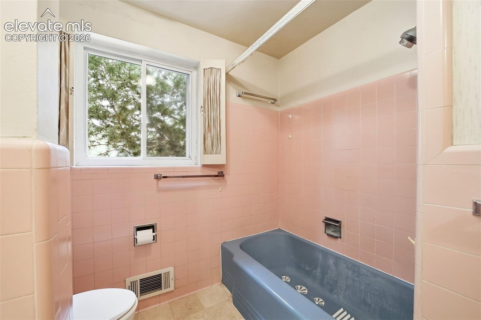 Listing photo 18 for 1406 Iowa Avenue
