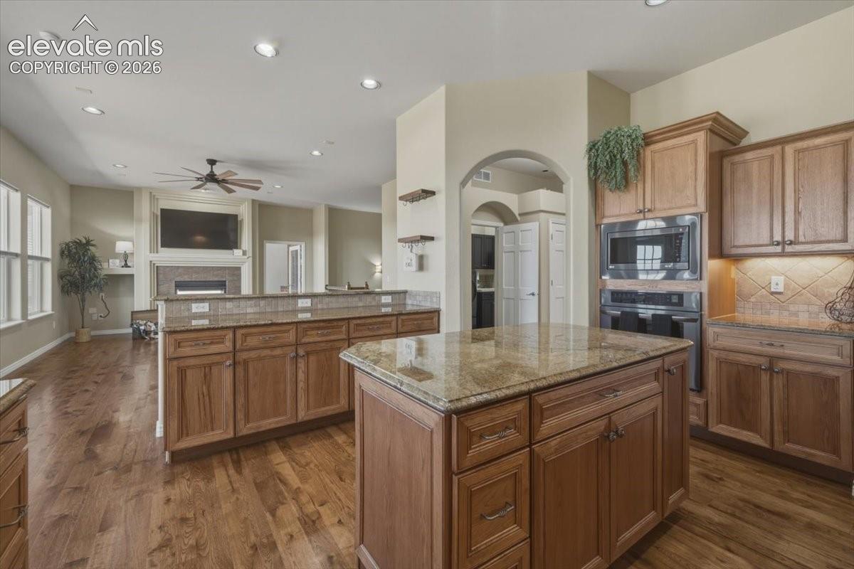 Listing photo 10 for 10862 Torreys Peak Way