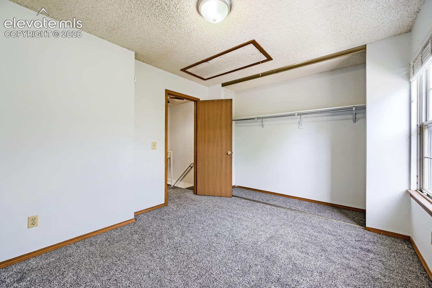 Listing photo 19 for 3515 Queen Anne Way