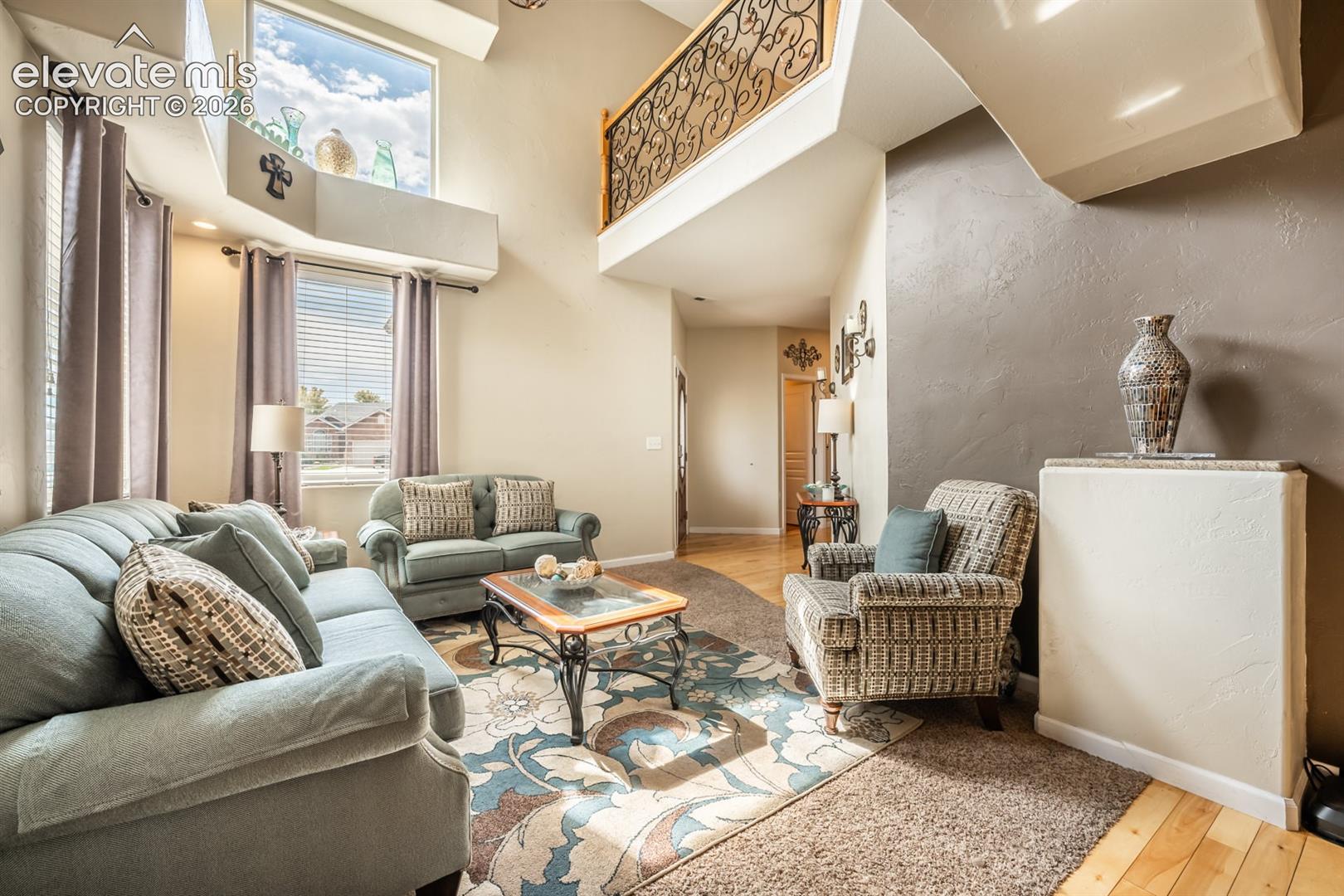 Listing photo 6 for 5078 Hummingbird Court