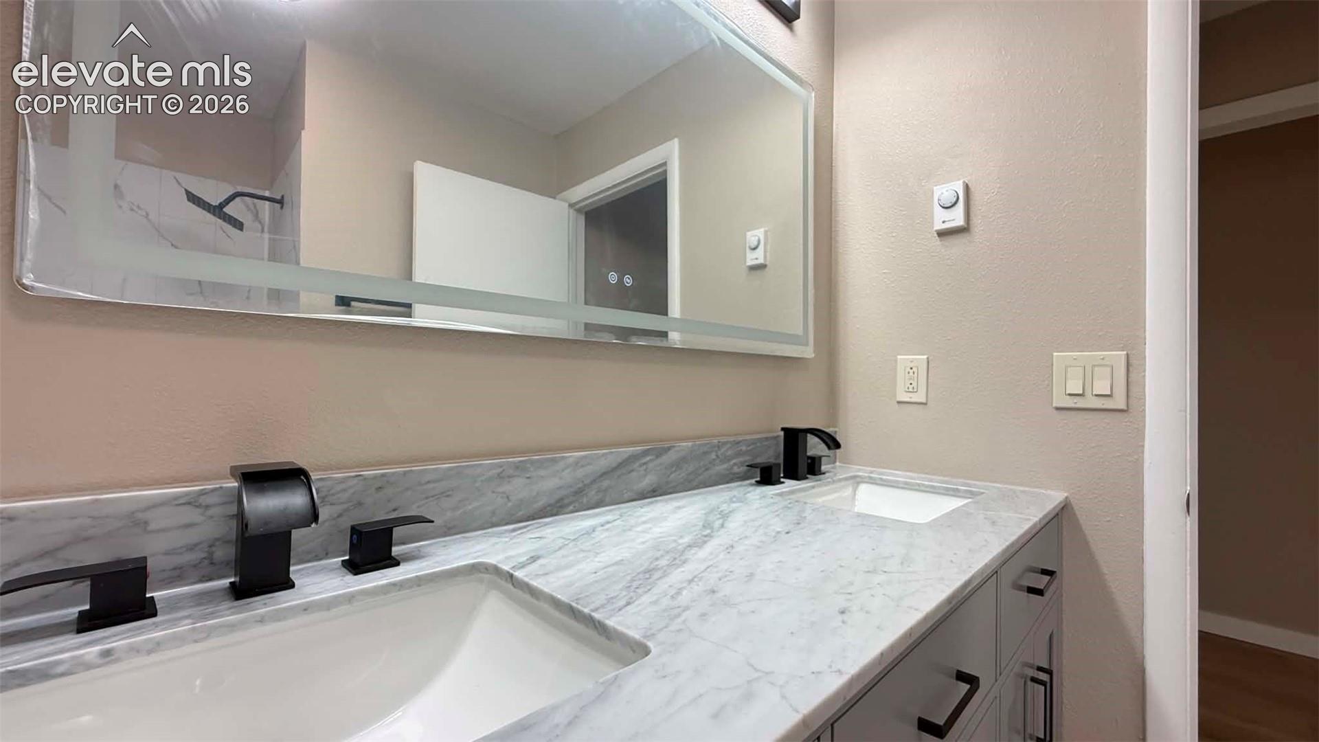 Listing photo 11 for 408 W Beatty Avenue