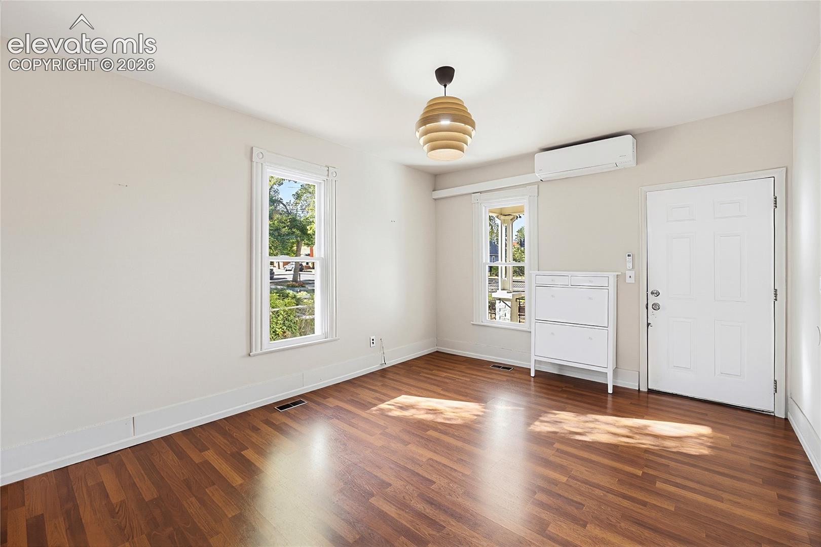 Listing photo 6 for 621 E Cache La Poudre Street