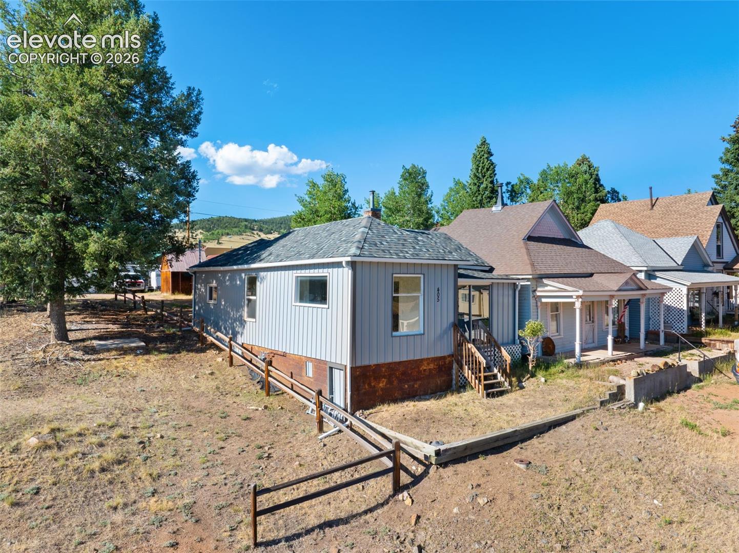 Listing photo 2 for 405 E Eaton Avenue