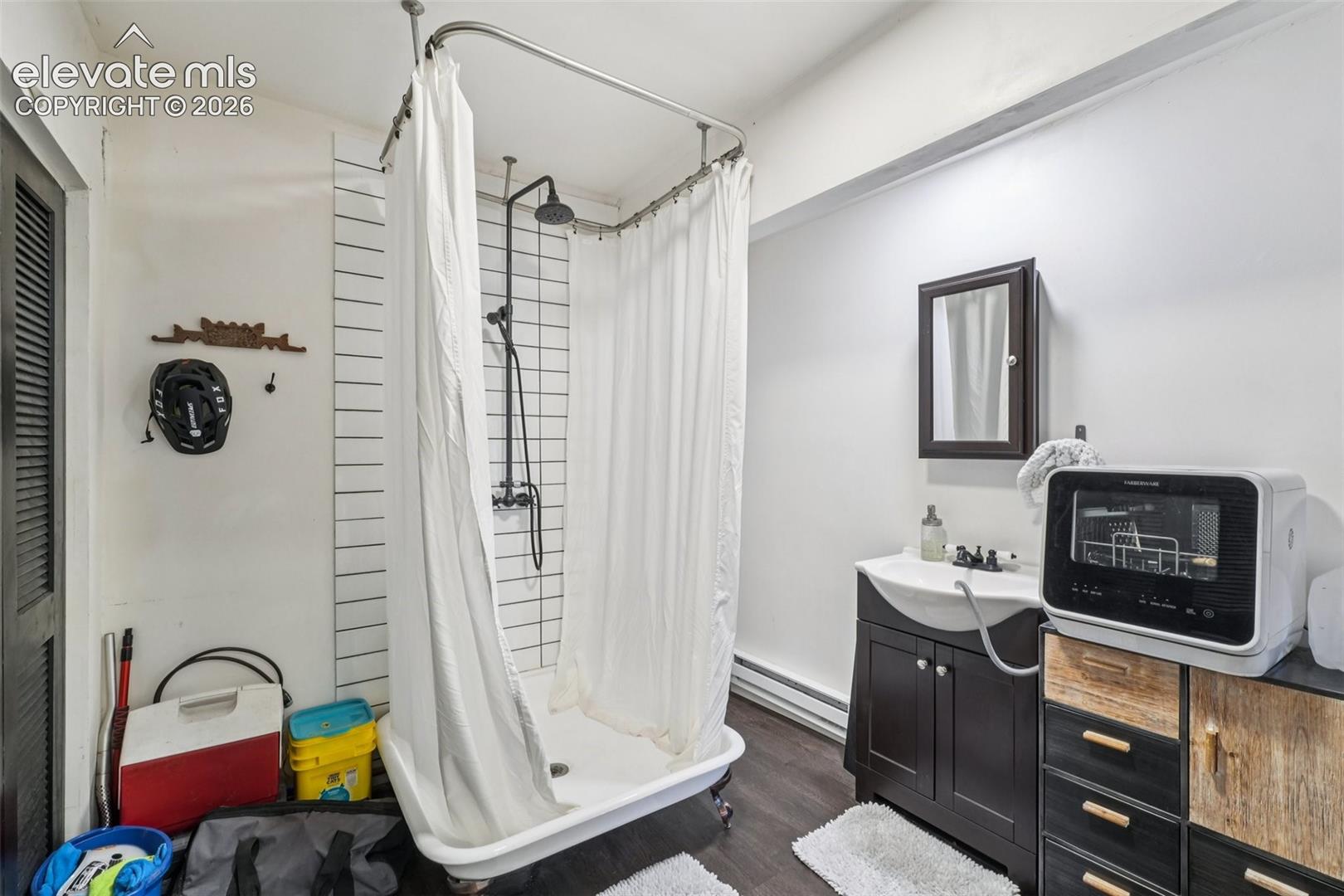 Listing photo 8 for 708 Cooper Avenue