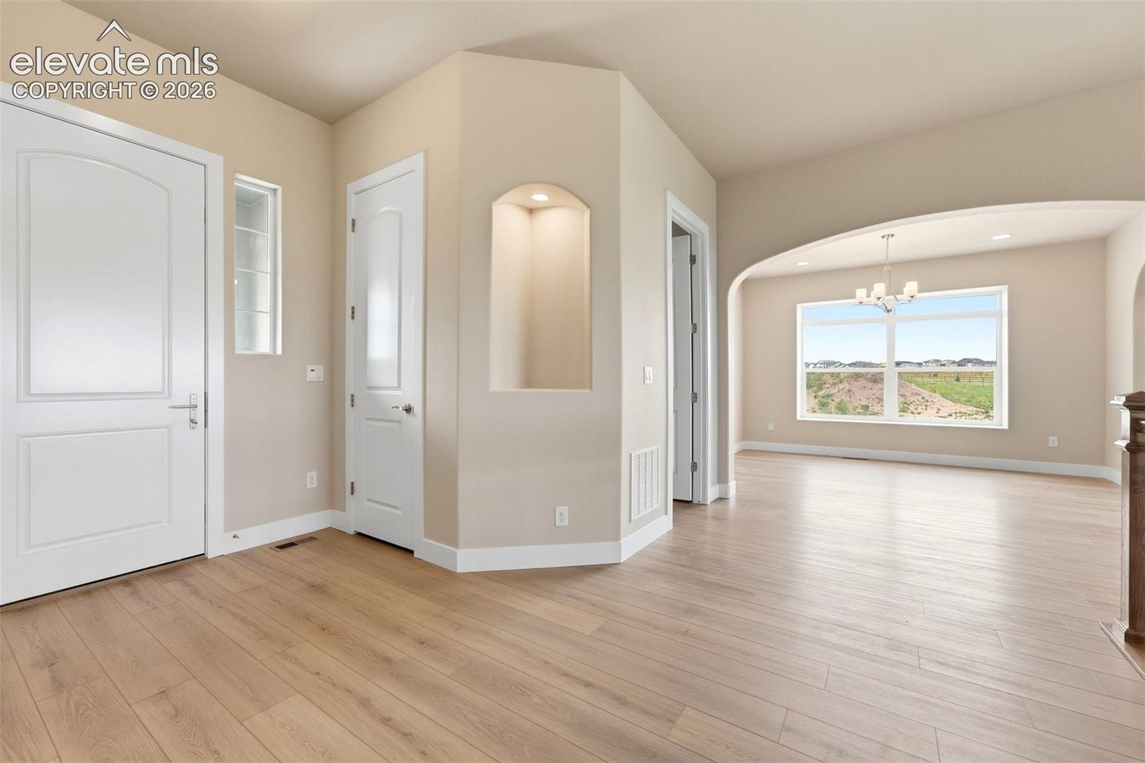 Listing photo 6 for 13513 Crooked Hill Drive